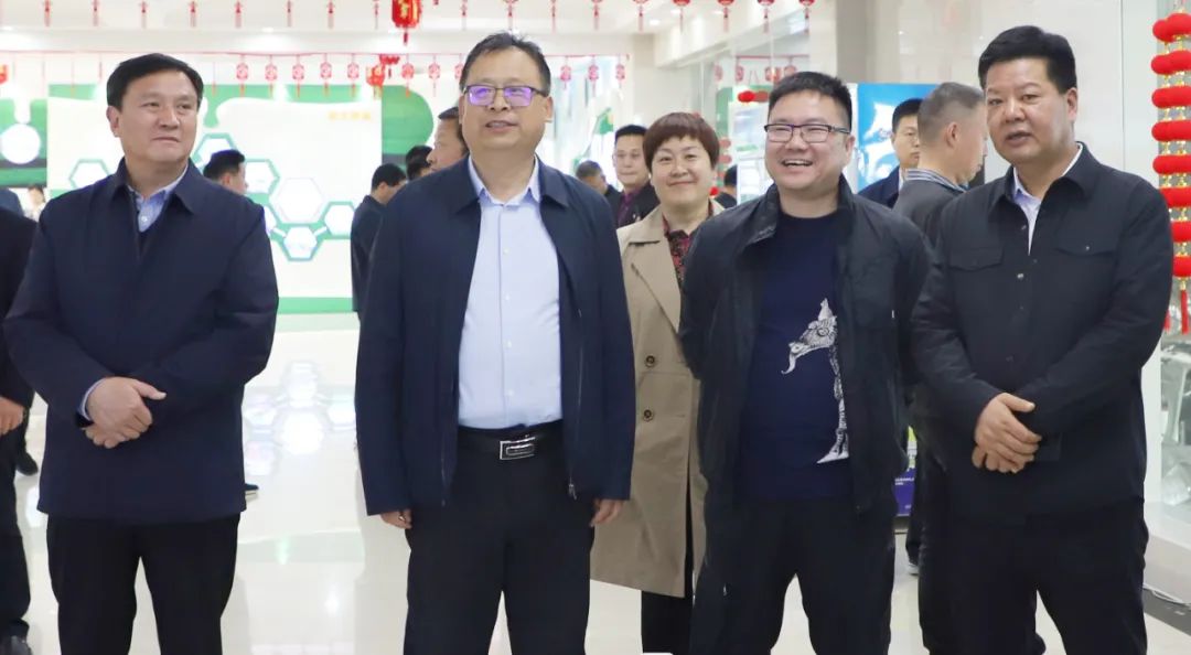 花花牛丨駐馬店市遂平縣政協(xié)黨組書記、主席張衛(wèi)東一行蒞臨花花牛魯山瑞亞牧場(chǎng)參觀