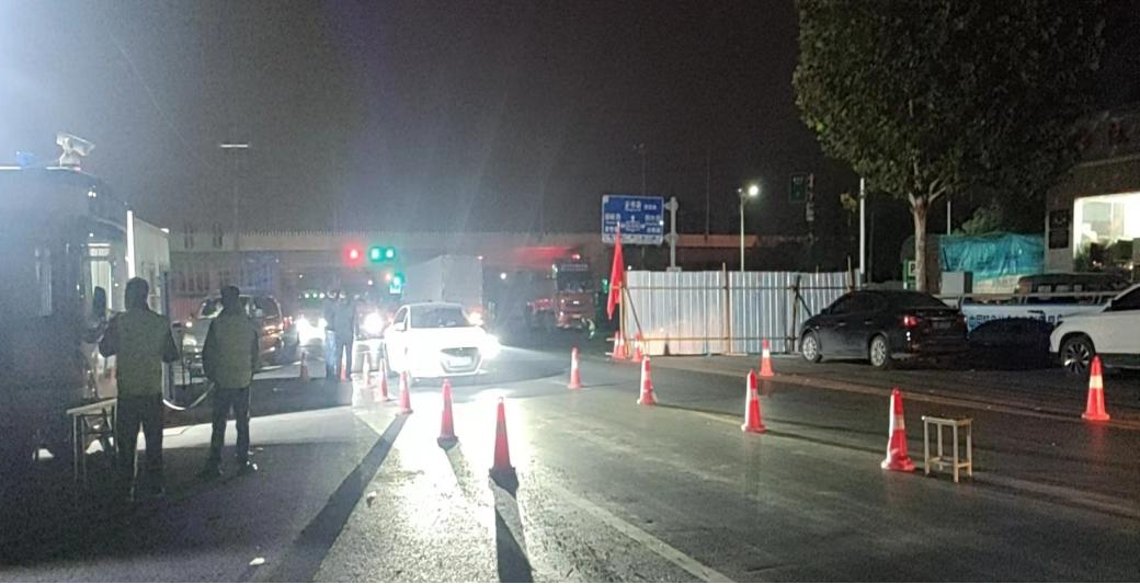 @全體花花牛人：請(qǐng)珍惜你的崗位，請(qǐng)善待我們共同的“花花?！保? style=