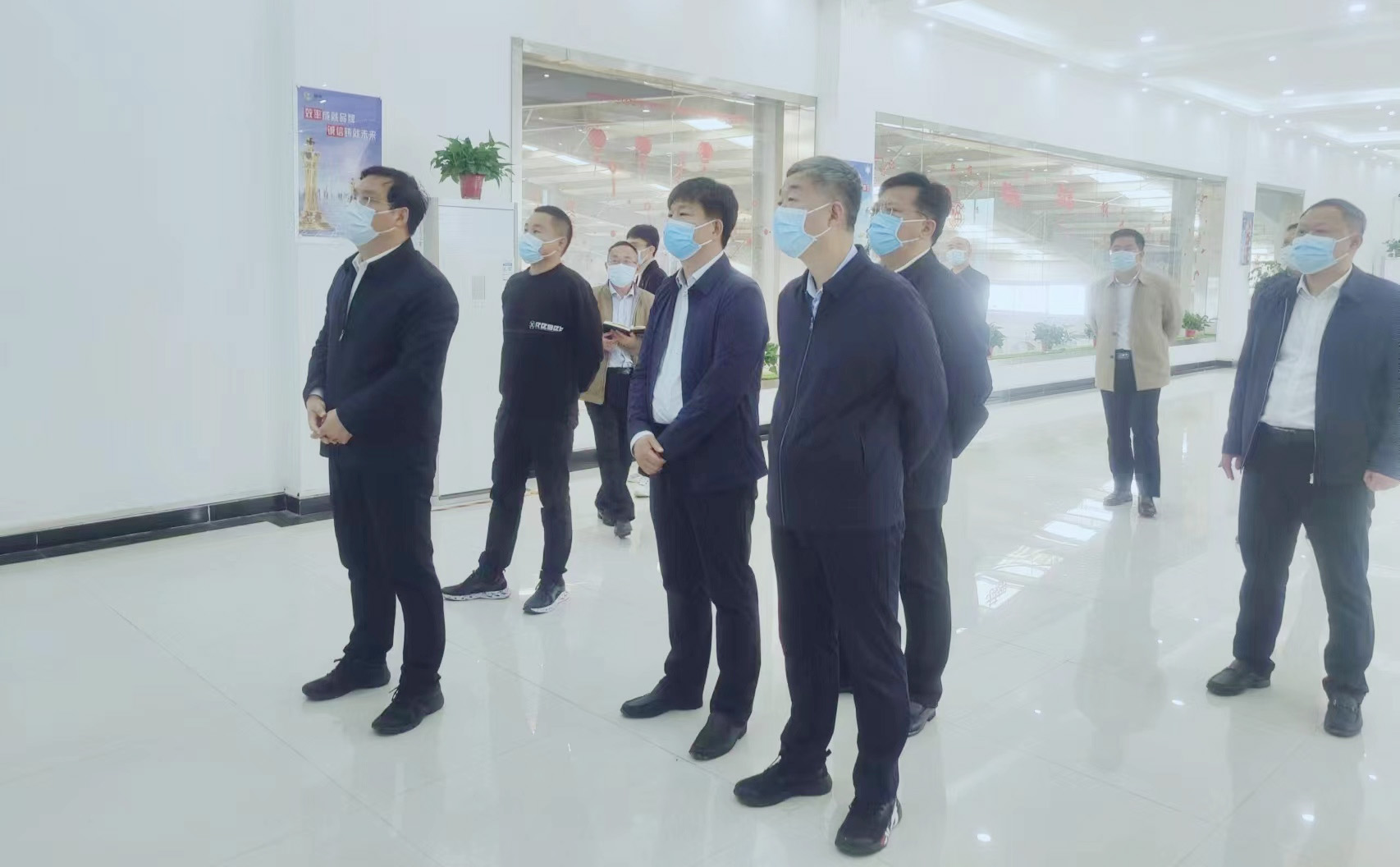 駐馬店市委副書記、市長(zhǎng)李躍勇一行 蒞臨花花牛乳業(yè)集團(tuán)新蔡豫信瑞亞牧場(chǎng)調(diào)研