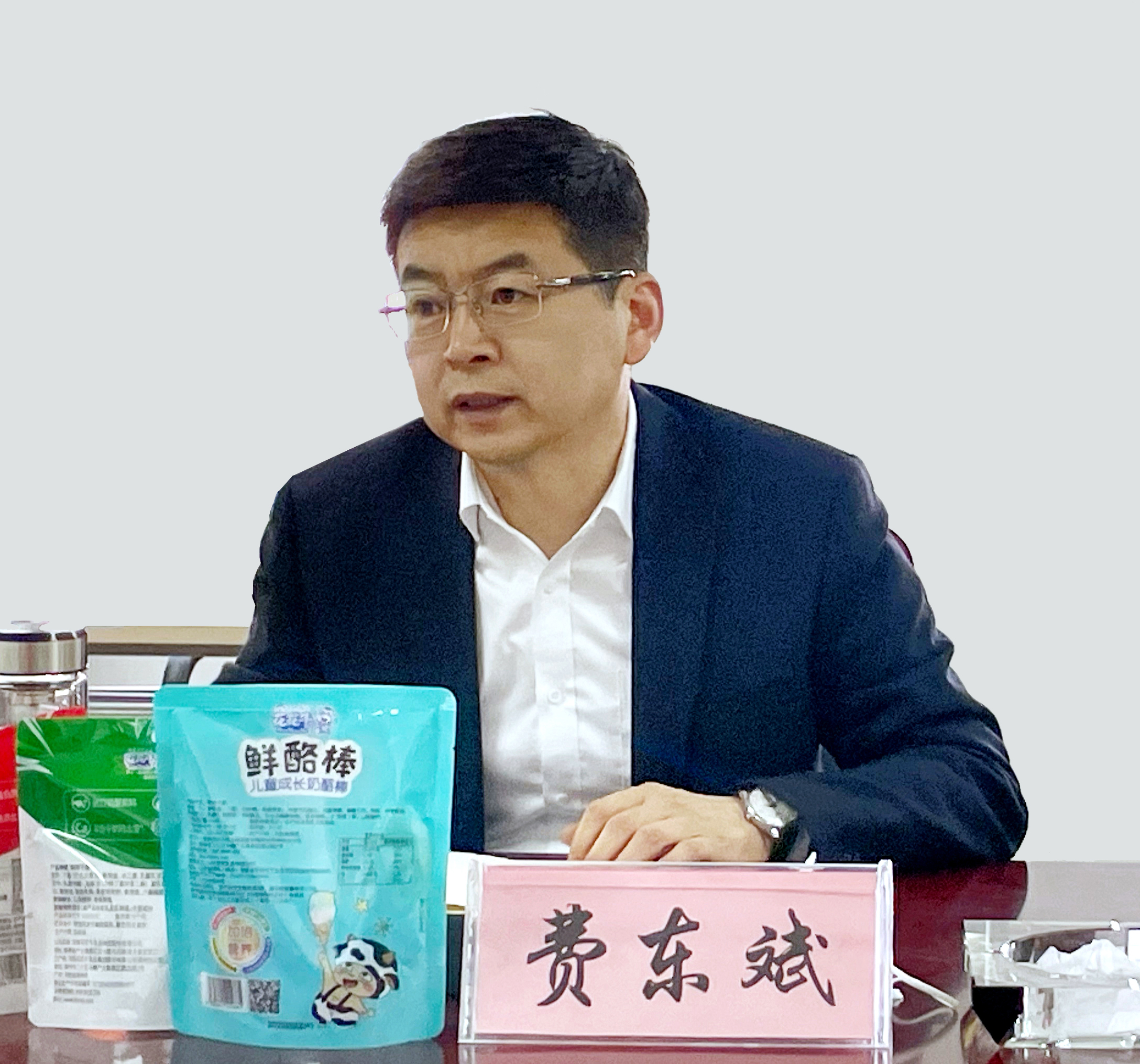 河南省委常委、副省長費東斌蒞臨 花花牛乳業(yè)集團調(diào)研
