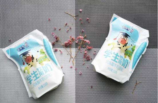 花花牛首款愛(ài)克林低溫學(xué)生飲用酸牛奶上市啦?。?！