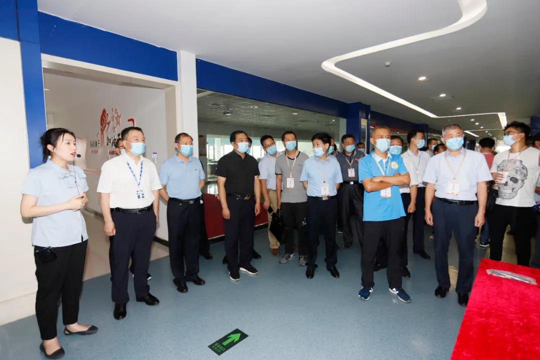 鄭州市安全生產雙重預防體系建設現(xiàn)場觀摩會在花花牛乳業(yè)集團鄭州分公司召開 鄭州市安全生產雙重預防體系建設現(xiàn)場觀摩會在花花牛乳業(yè)集團鄭州分公司召開