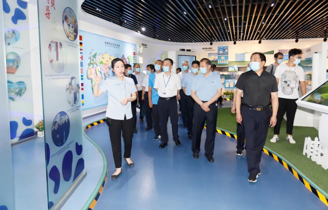 鄭州市安全生產雙重預防體系建設現(xiàn)場觀摩會在花花牛乳業(yè)集團鄭州分公司召開 鄭州市安全生產雙重預防體系建設現(xiàn)場觀摩會在花花牛乳業(yè)集團鄭州分公司召開