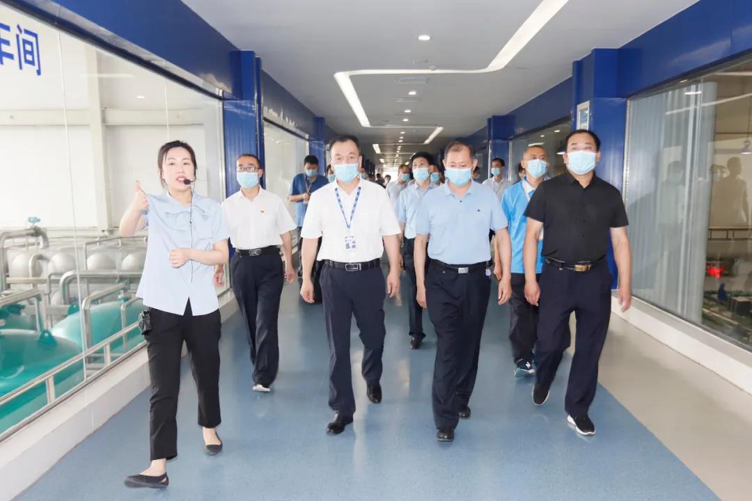 鄭州市安全生產雙重預防體系建設現(xiàn)場觀摩會在花花牛乳業(yè)集團鄭州分公司召開 鄭州市安全生產雙重預防體系建設現(xiàn)場觀摩會在花花牛乳業(yè)集團鄭州分公司召開