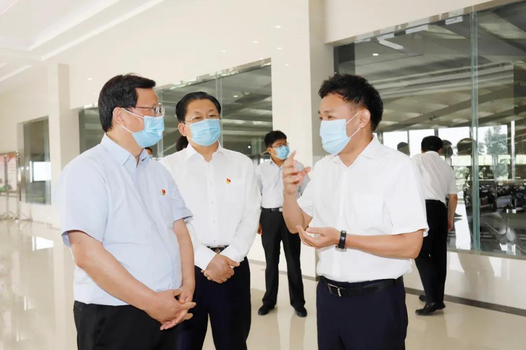 快訊 | 河南省委常委、省紀(jì)委書記、省監(jiān)委主任任正曉蒞臨花花牛乳業(yè)集團(tuán)新蔡瑞亞牧場調(diào)研