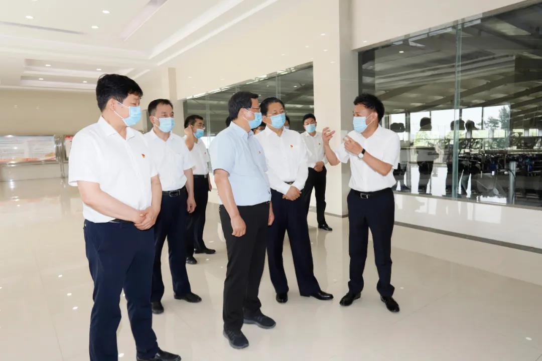 快訊 | 河南省委常委、省紀(jì)委書記、省監(jiān)委主任任正曉蒞臨花花牛乳業(yè)集團(tuán)新蔡瑞亞牧場調(diào)研