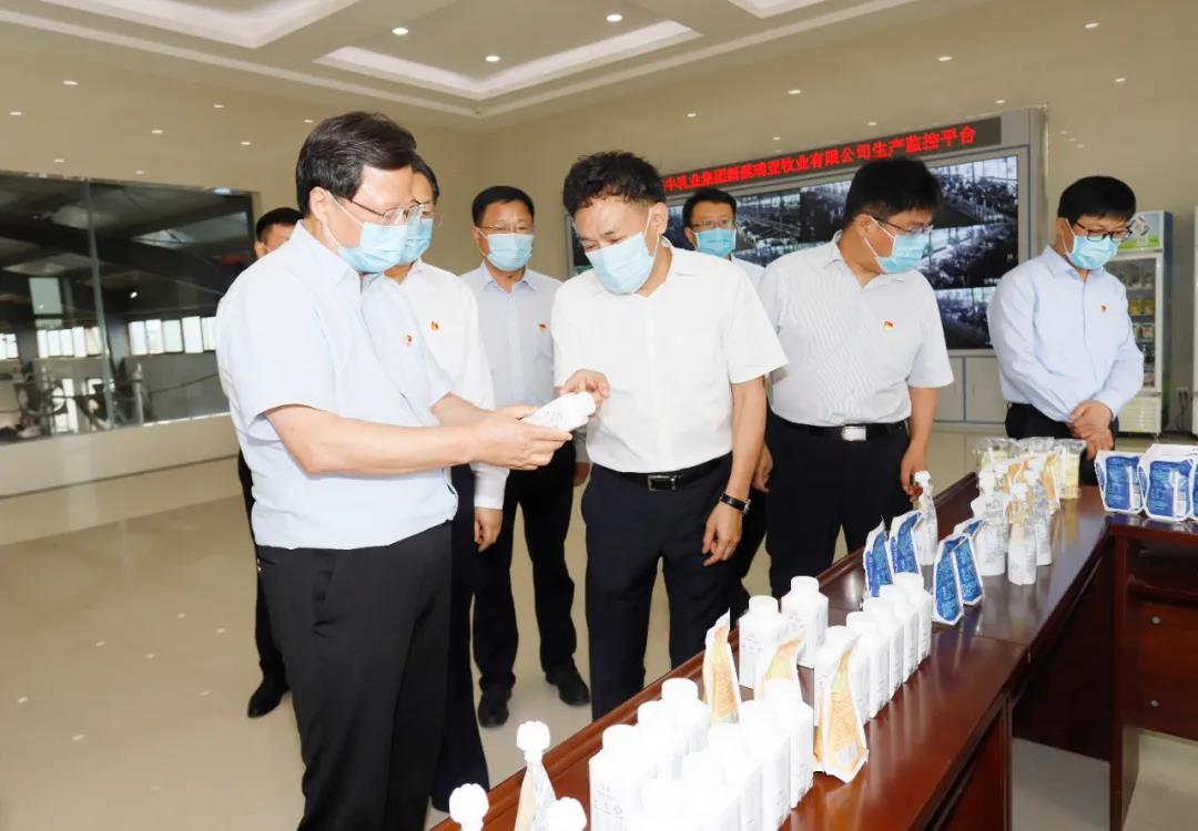 快訊 | 河南省委常委、省紀(jì)委書記、省監(jiān)委主任任正曉蒞臨花花牛乳業(yè)集團(tuán)新蔡瑞亞牧場調(diào)研
