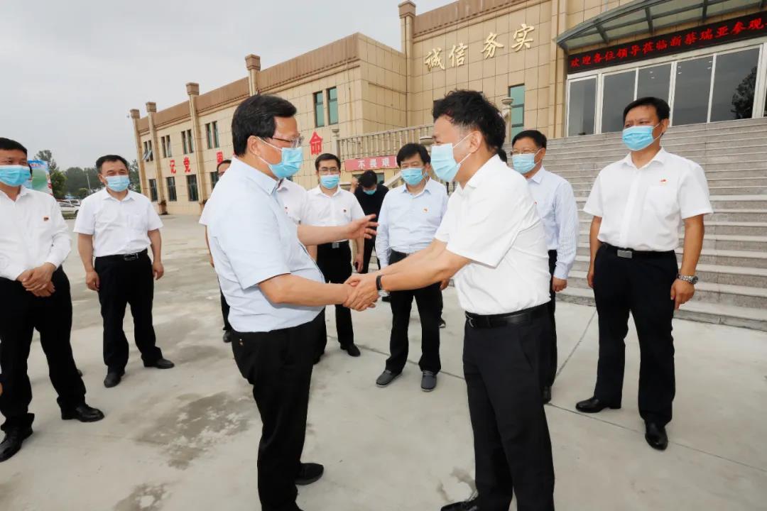 快訊 | 河南省委常委、省紀(jì)委書記、省監(jiān)委主任任正曉蒞臨花花牛乳業(yè)集團(tuán)新蔡瑞亞牧場調(diào)研