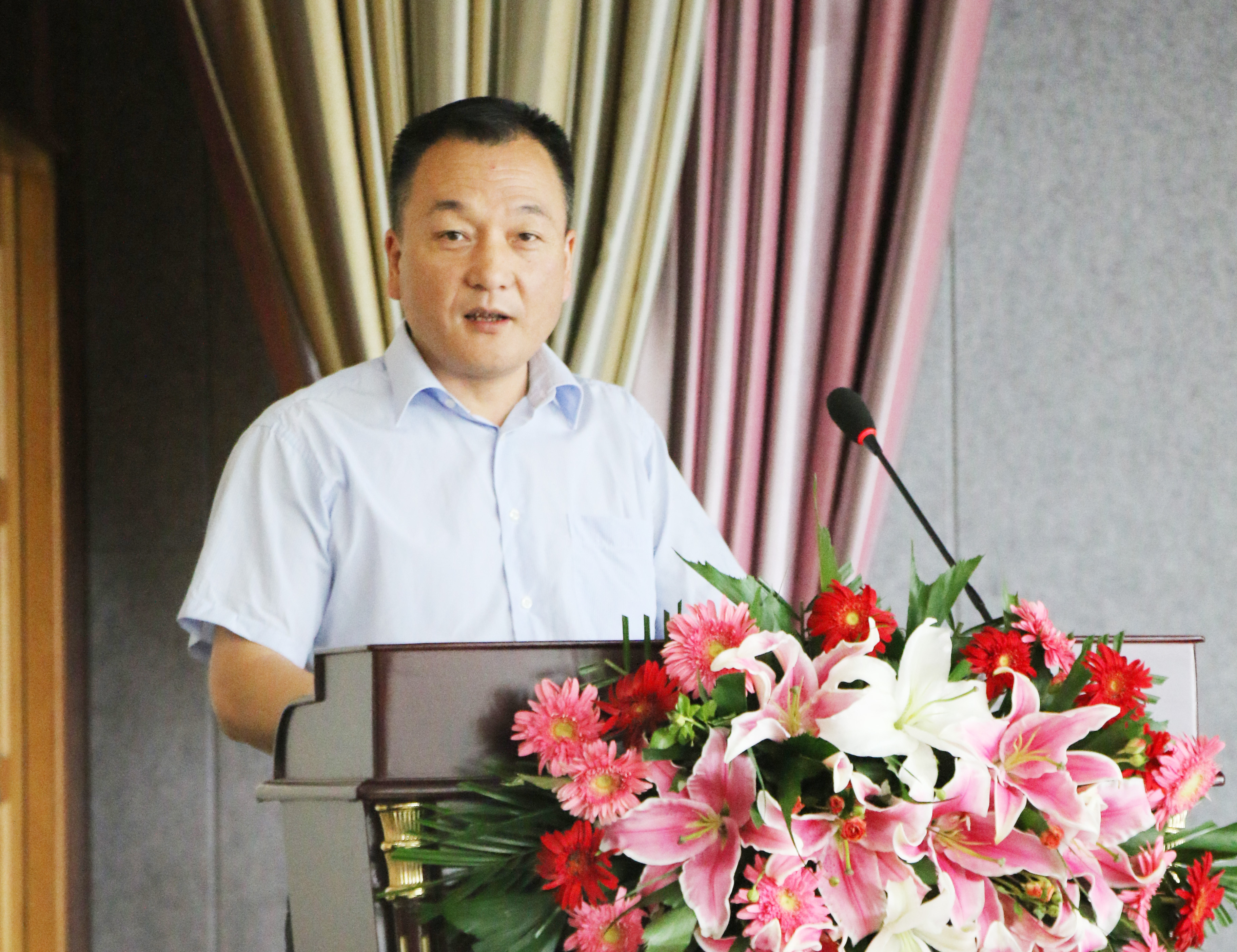 揚(yáng)帆再起航 | 花花牛乳業(yè)集團(tuán)養(yǎng)殖、飼料事業(yè)部2019上半年總結(jié)表彰暨下半年工作部署大會隆重召開