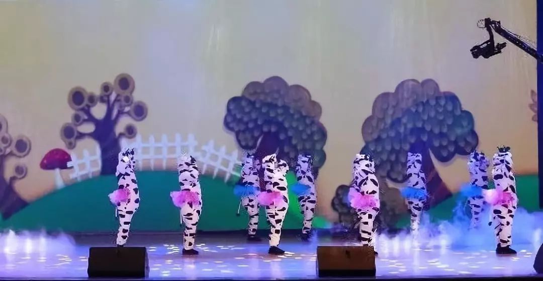 “贏在2019”，花花牛乳業(yè)集團(tuán)2019年新春晚會盛大開幕