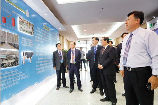 花花牛亮相中國奶業(yè)20強呼倫貝爾峰會，共話中國奶業(yè)振興！