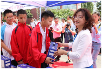 “健康中原，牛奶伴您行——花花牛乳業(yè)集團(tuán)2018中國小康牛奶行動” 公益助學(xué)啟動儀式隆重舉行