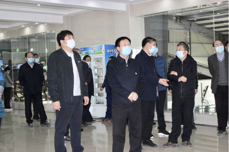 平頂山市委書(shū)記周斌一行蒞臨花花牛乳業(yè)集團(tuán) 魯山瑞亞牧業(yè)有限公司調(diào)研疫情防控和復(fù)工復(fù)產(chǎn)情況 平頂山市委書(shū)記周斌一行蒞臨花花牛乳業(yè)集團(tuán) 魯山瑞亞牧業(yè)有限公司調(diào)研疫情防控和復(fù)工復(fù)產(chǎn)情況