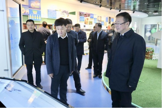 寧夏回族自治區(qū)農(nóng)業(yè)農(nóng)村廳黨組書記、廳長(zhǎng)王剛一行蒞臨花花牛乳業(yè)集團(tuán)調(diào)研